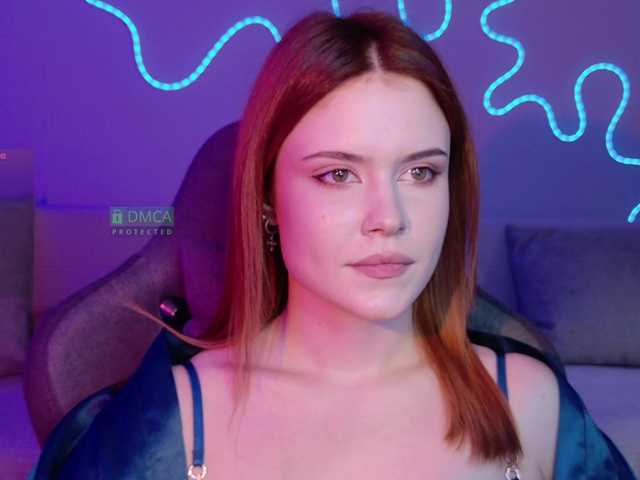 AliceWyliee live cam preview