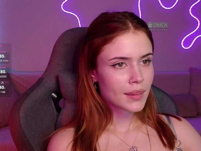 le modèle AliceWyliee est en webcam porno dans un show sur le site bongacams, il possède les tags suivants: White/Caucasian,Redhead,Shaved