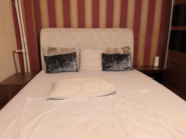 MadameCrowford's BongaCams show and profile