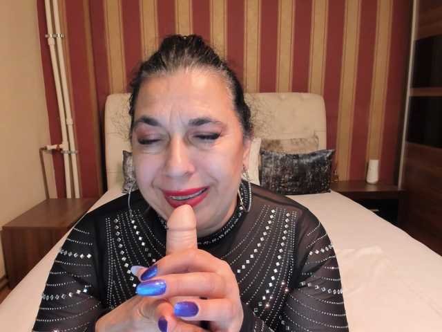 MadameCrowford's BongaCams show and profile