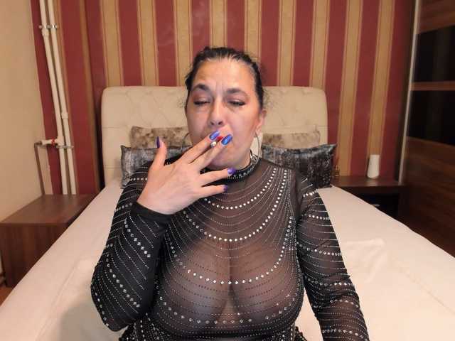 MadameCrowford's BongaCams show and profile