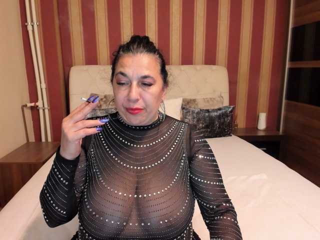 MadameCrowford's BongaCams show and profile