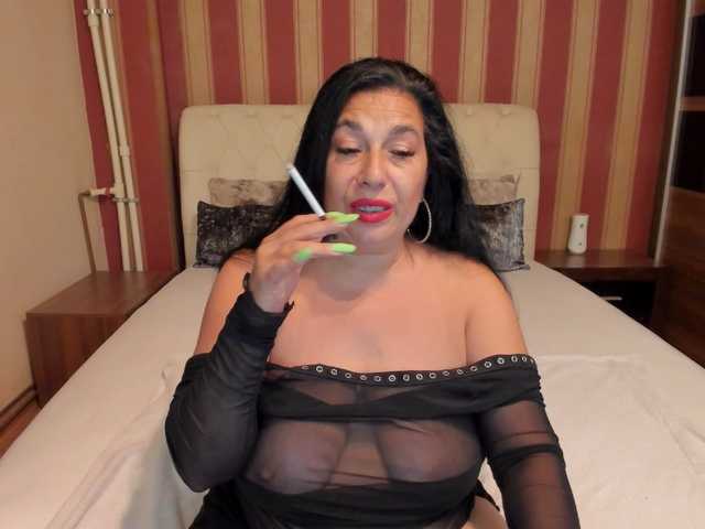 MadameCrowford live cam on BongaCams