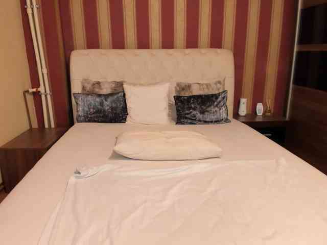 MadameCrowford webcam