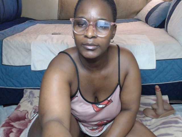 Prettybkack25 live webcam show