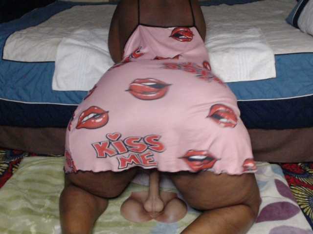 Prettybkack25 live cam on BongaCams