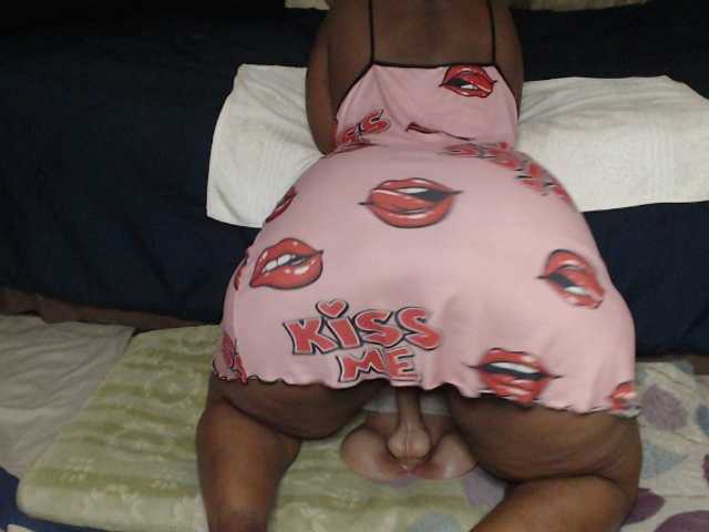 Prettybkack25 live cam on BongaCams