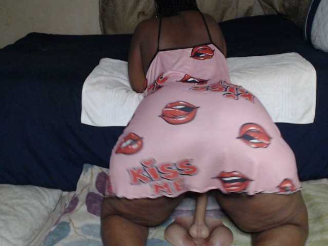 Prettybkack25 live cam on BongaCams
