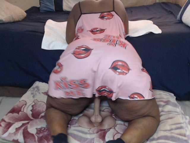 Prettybkack25 live cam on BongaCams