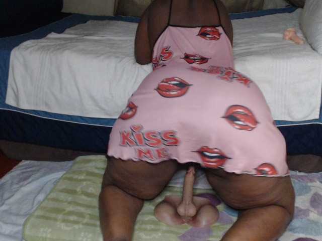 Prettybkack25 live cam on BongaCams