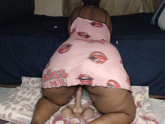 Prettybkack25 live cam on BongaCams