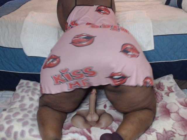 Prettybkack25 live cam on BongaCams