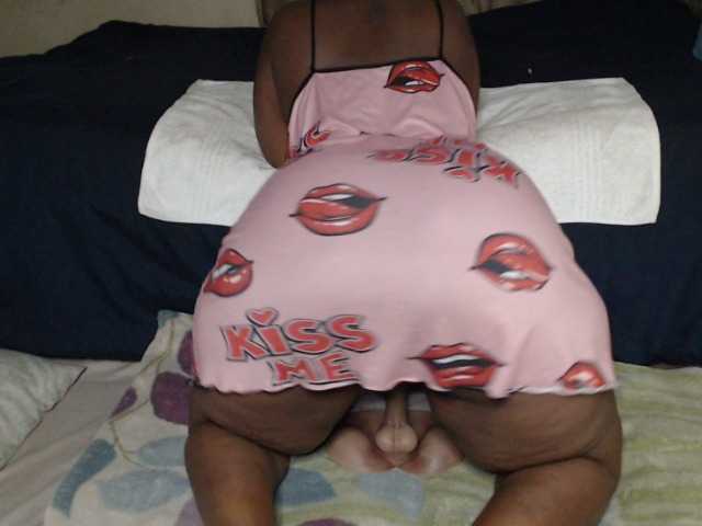 Prettybkack25 live cam on BongaCams