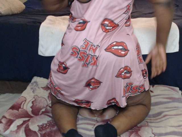 Prettybkack25 live cam on BongaCams