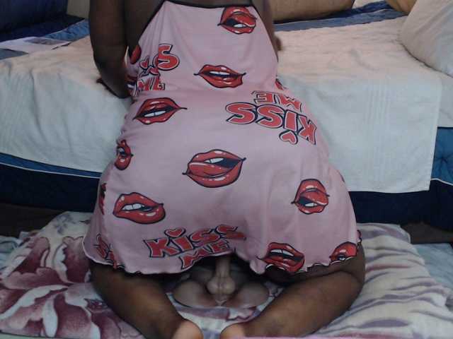 Prettybkack25 live cam on BongaCams