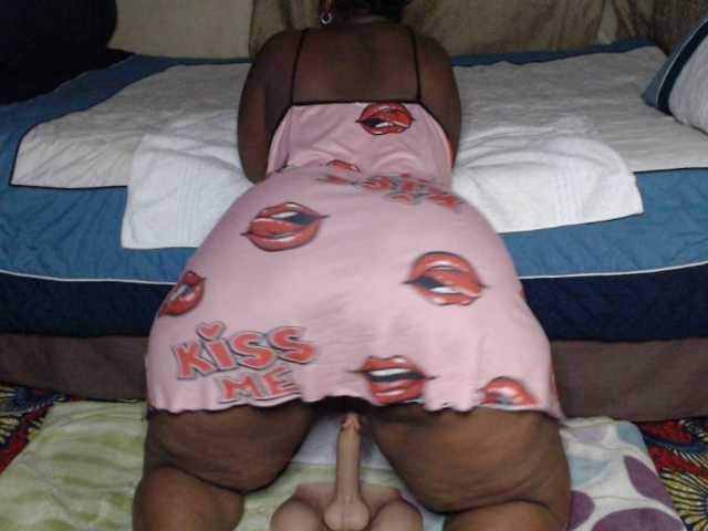 Prettybkack25 live cam on BongaCams