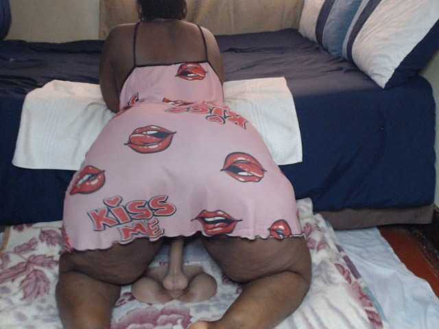 Prettybkack25 live cam on BongaCams