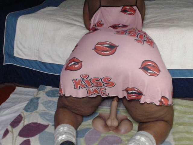 Prettybkack25 live cam on BongaCams