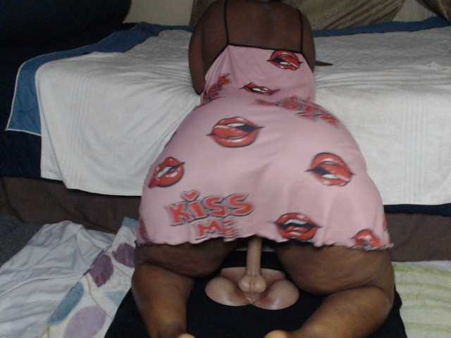 Prettybkack25 live cam on BongaCams