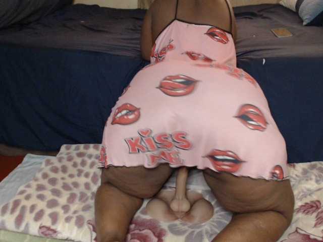 Prettybkack25 live cam on BongaCams