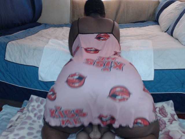 Prettybkack25 live webcam show