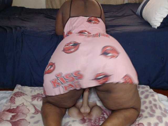 Prettybkack25 live cam on BongaCams
