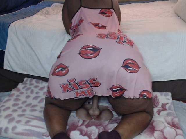 Prettybkack25 live cam on BongaCams