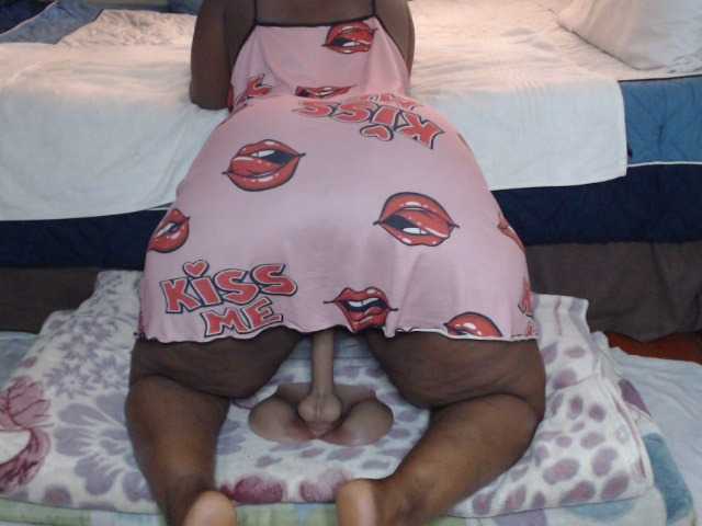 Prettybkack25 live cam on BongaCams