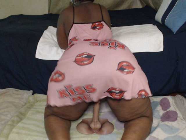 Prettybkack25 live cam on BongaCams