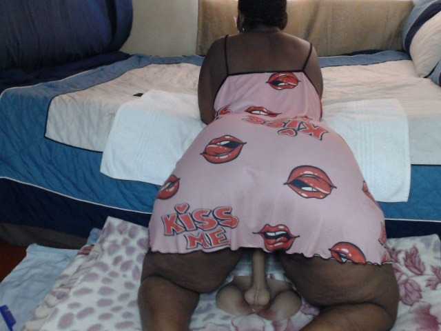 Prettybkack25 live webcam show