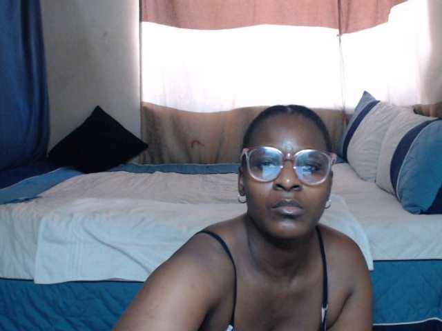Prettybkack25 live webcam show