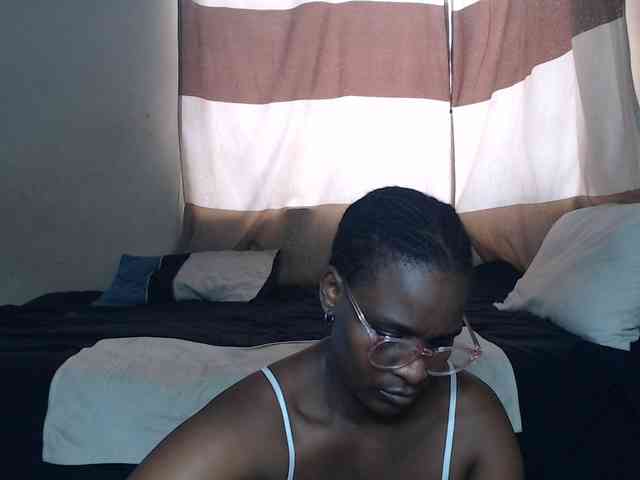 Prettybkack25 webcam