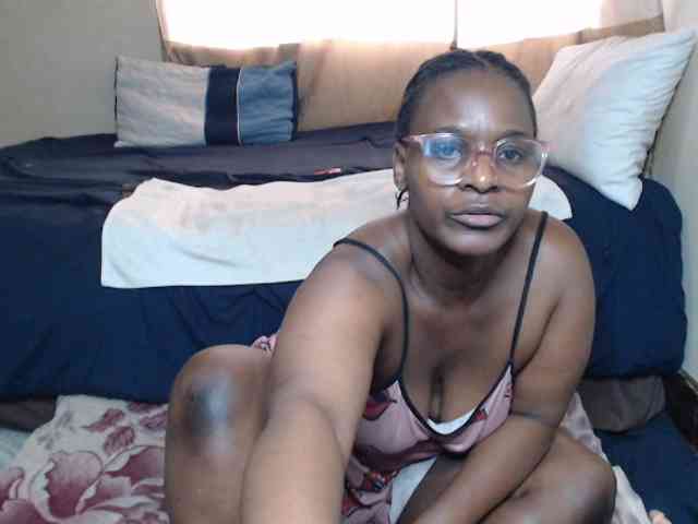 Prettybkack25 webcam
