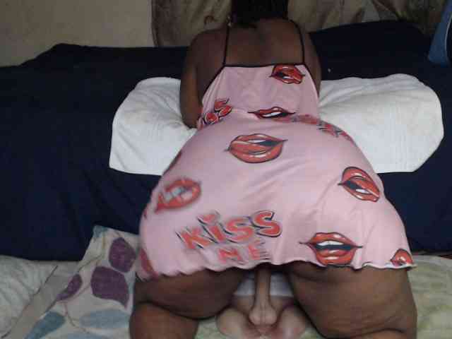 Prettybkack25 webcam