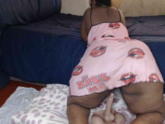 Prettybkack25 webcam