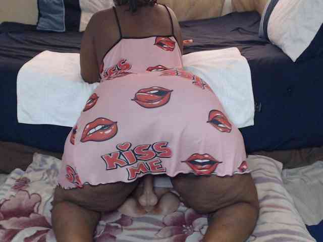 Prettybkack25 webcam