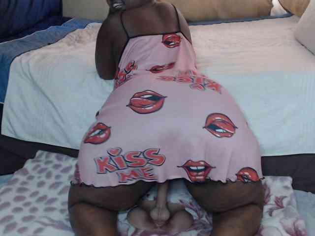 Prettybkack25 webcam