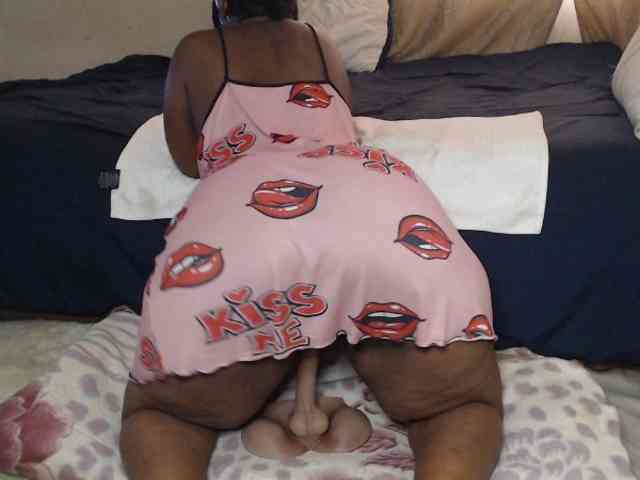 Prettybkack25 webcam