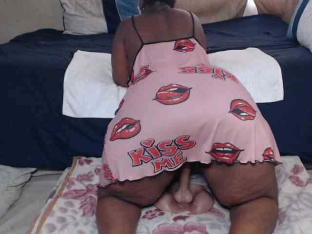Prettybkack25 webcam