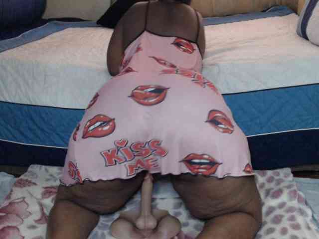 Prettybkack25 webcam