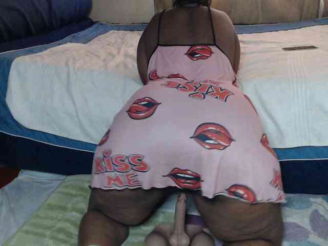 Prettybkack25 webcam