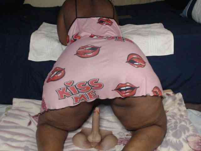 Prettybkack25 webcam