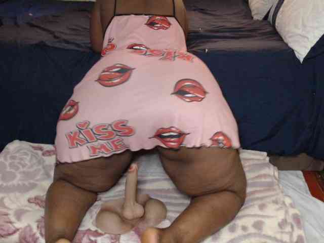 Prettybkack25 webcam
