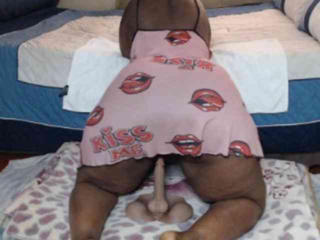 Prettybkack25 webcam