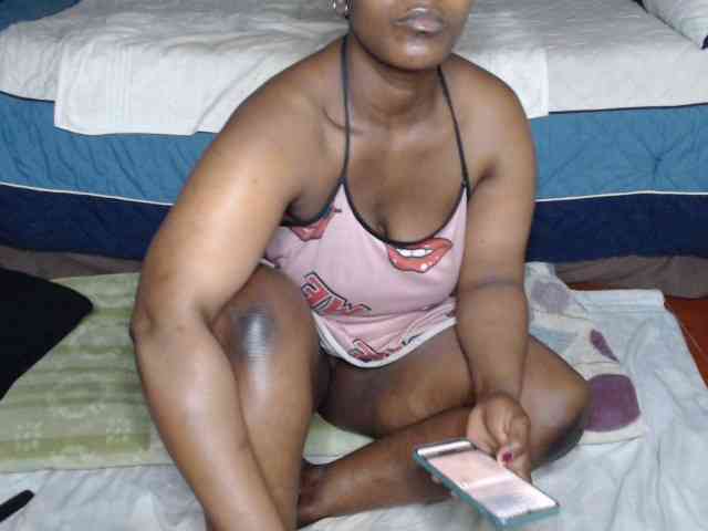 Prettybkack25 webcam