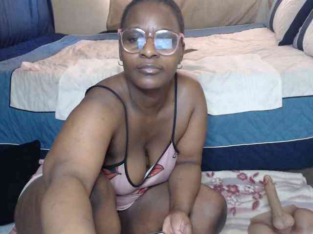 Prettybkack25 webcam