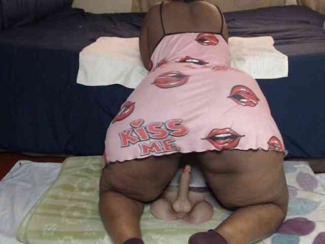 Prettybkack25 webcam