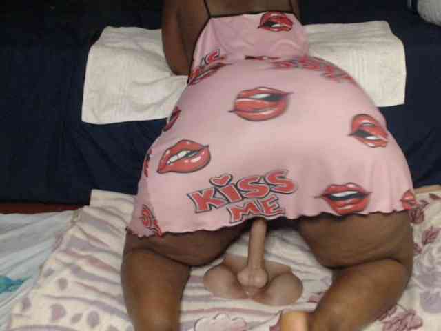 Prettybkack25 webcam