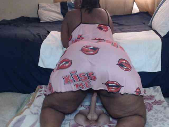 Prettybkack25 webcam