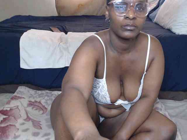 Prettybkack25 webcam